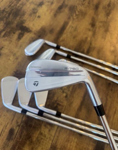 TaylorMade P-790 Right Handed Iron Set Stiff Flex 7 Pieces Steel Shaft (New)