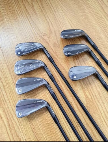 2024 TAYLORMADE P790 IRON SET 4-PW BLACK RH - DYNAMIC GOLD 105 S300 SHAFT (NEW)
