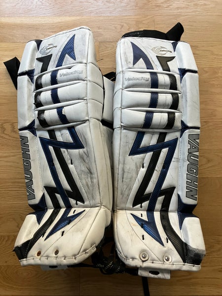 30" Vaughn Velocity 7200 Goalie Leg Pads (Used)