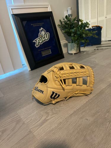 2024 Wilson A2000 RH Outfield Baseball Glove 12.75" (New)