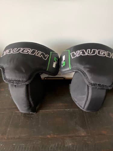 Vaughn Jr. SLR knee pads (Used)