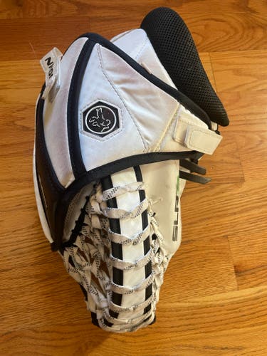 Vaughn SLR3 Full Right (Used) Glove and Blocker Set