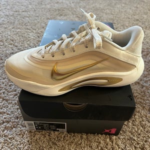 Women's Size 6 A’One Basketball/Volleyball shoes (New)
