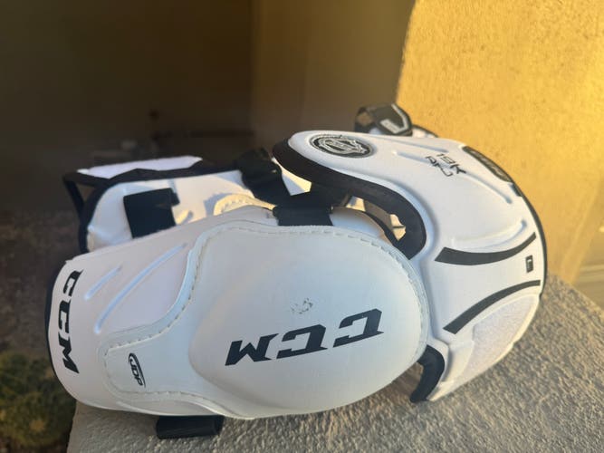 Senior Large CCM 19K Elbow Pads Pro Stock (Used)
