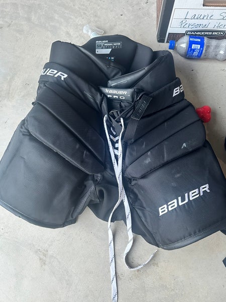 Senior Medium 2025 Bauer Pro Hockey Goalie Pants (Used)