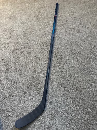 Senior CCM Vizion 70 flex Right Handed Hockey Stick P29+1/4 (New)