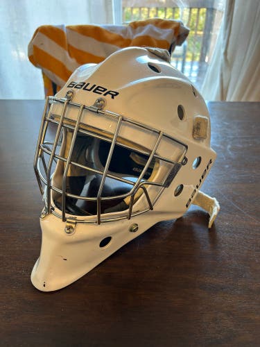 Senior 2022 Large Bauer Profile 960 Goalie Mask Pro Stock (Used)