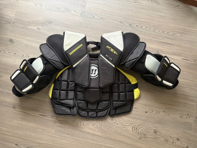 Intermediate S/M Warrior RX3E+ Goalie Chest Protector (Used)