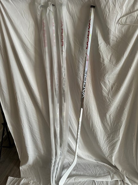 Brand New Bauer Vapor Hyperlite 4-Pack R-70-P92 Sticks