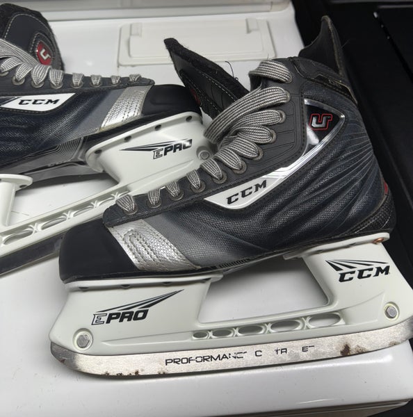 2011 CCM U+ 06 Hockey Skates Regular Width 7.5 (Used)