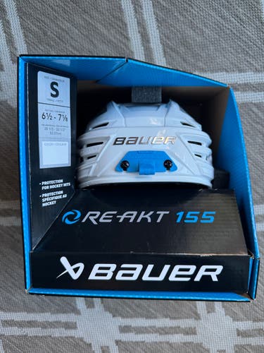 Small Bauer Re-Akt 155 Helmet (New)