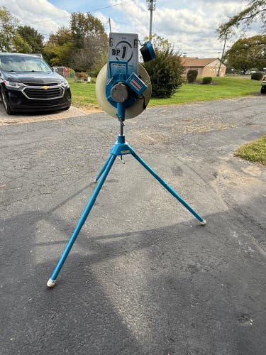 Jugs pb1 pitching machine