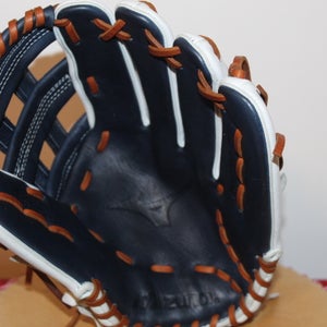 RH Mizuno Outfield Pro select Softball Glove 12.5" (Used)