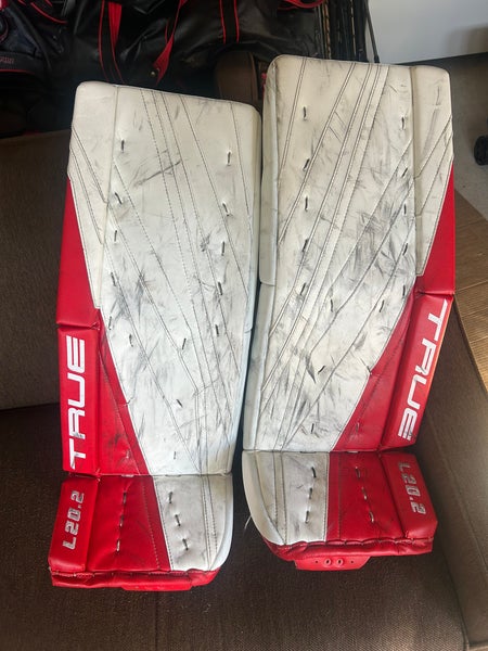 32" True L20.2 Goalie Leg Pads (Used)