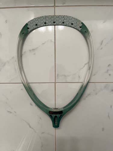 Warrior VOID NOZ Unstrung Goalie Head (Used)