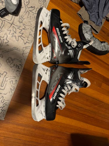 Bauer Vapor X3 Hockey Skates Regular Width 7.5 (Used)