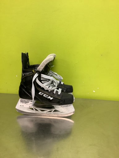 Used CCM TACKS 9350 Junior Hockey Skate Junior 01 11686-S000046970
