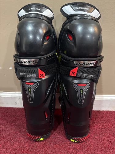 Junior Bauer Vapor Hyperlite 12" Shin Pads (New) Item#TJVP