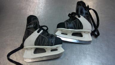Used CCM INTRUDER 55 Youth Hockey Skate Youth 10.0 11339-S000195771