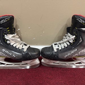 Bauer Vapor Hyperlite Hockey Skates Fit 2 Size 5.5 item#TJ55VP