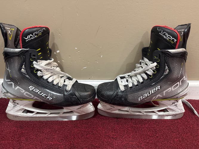Bauer Vapor Hyperlite Hockey Skates Fit 2 Size 5.5 item#TJ55VP