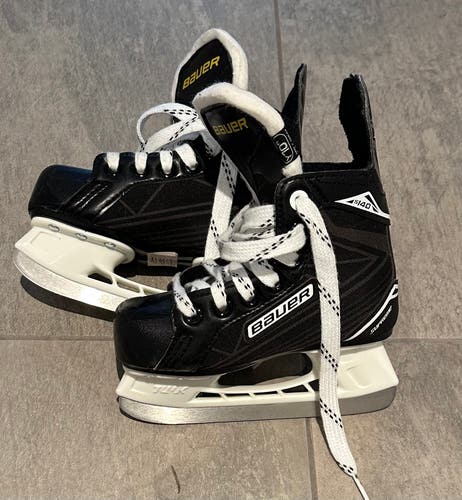 Bauer Supreme S140 Hockey Skates Regular Width 10 (Used)
