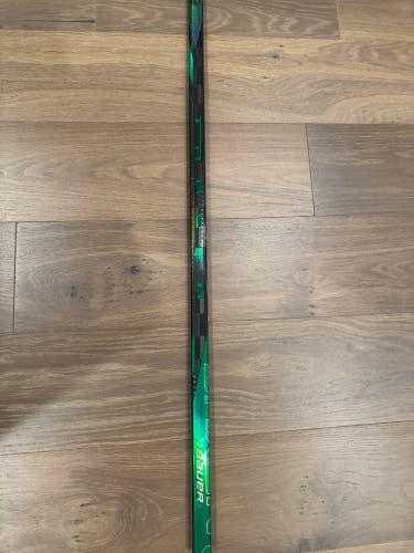 Green Pro Custom Junior Bauer Nexus Tracer Left Hand Hockey Stick P28 Pro Stock (New)