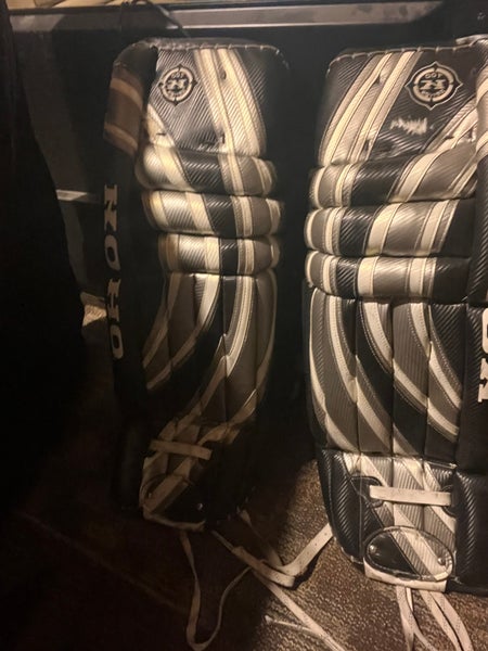 32" 2014 Koho GP 700 Goalie Leg Pads (Used)