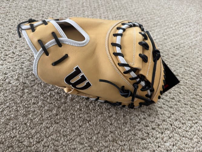 2024 Wilson A2000 RH Catcher's Baseball Glove 33" (New) NWT