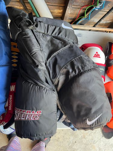 Senior Large Nike Hockey Pants (New)