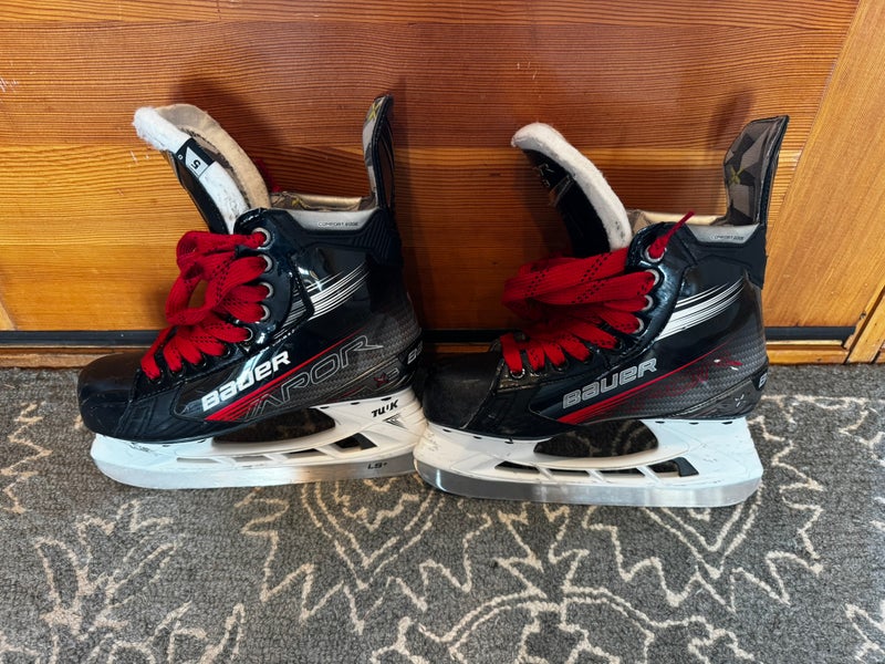 2021 Bauer Vapor 3X Pro Hockey Skates Regular Width Size 5 (Used)
