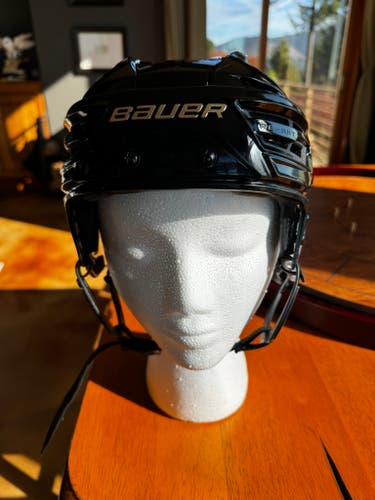 Small Bauer Re-Akt 150 Helmet (Used)
