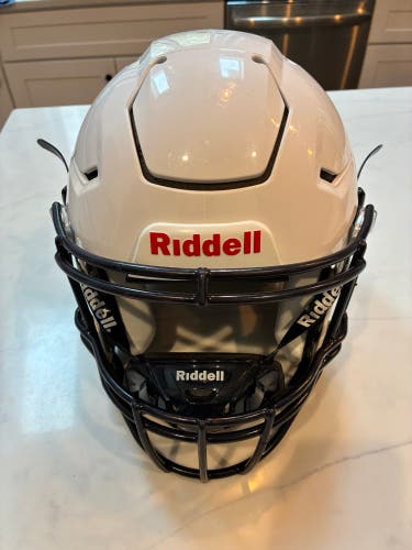 Medium Adult Riddell SpeedFlex Helmet (Used)
