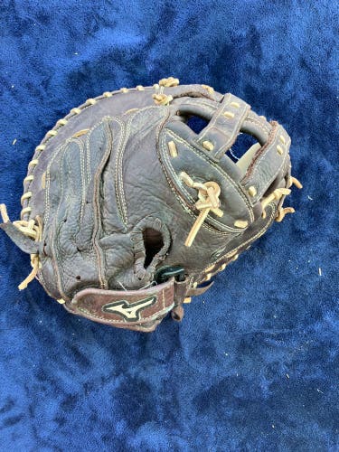 Brown Mizuno Franchise RH Catcher's Softball Glove 34" (Used)