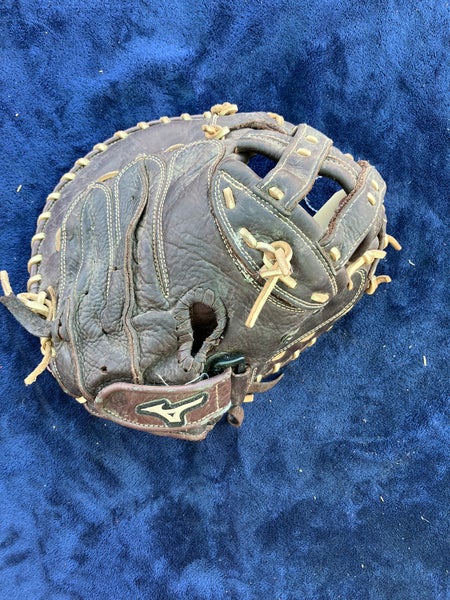 Brown Mizuno Franchise RH Catcher's Softball Glove 34" (Used)