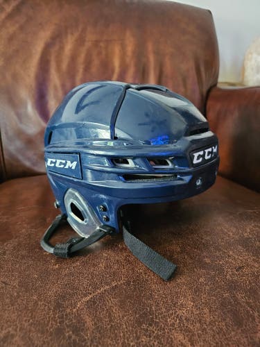 Medium CCM Tacks 910 Helmet (Used)