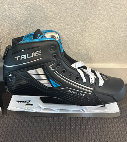 True Catalyst 5X4 Hockey Skates Wide Width Size 6.5 (New)