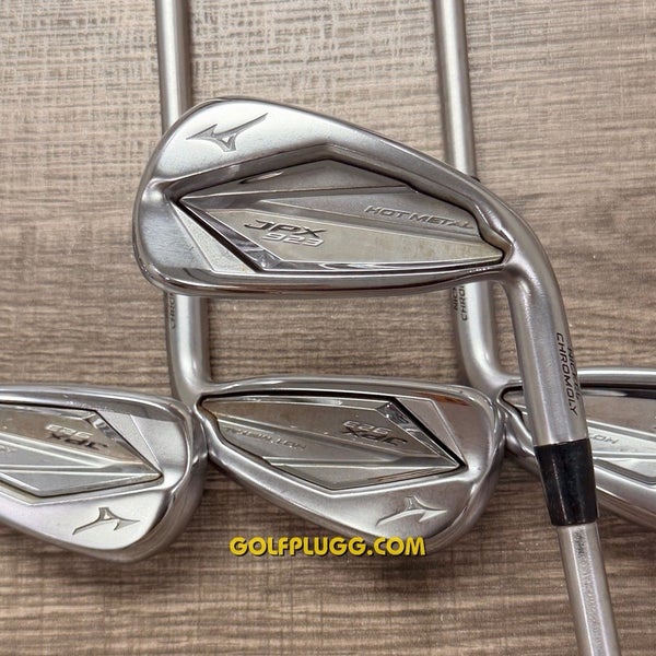 +1/2 Mizuno JPX 923 Hot Metal Iron Set 4-PW / KBS, Stiff Flex (477)
