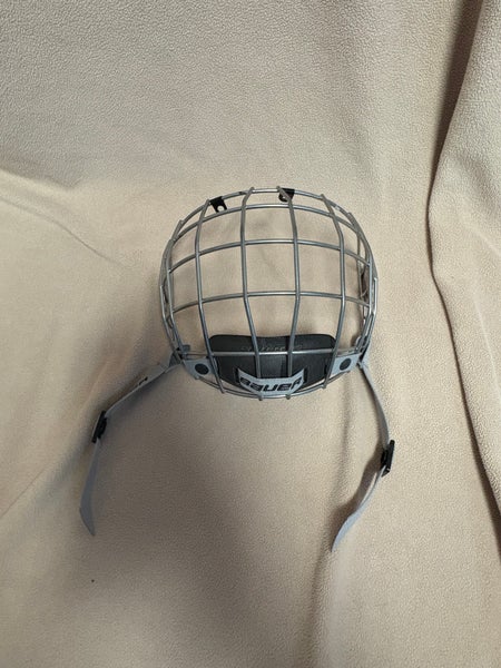 Bauer 7 3/4” Full Cage (Used)