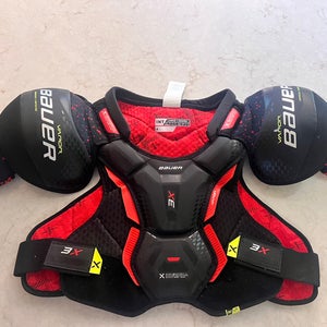 Large Intermediate Bauer Vapor 3X Pro Shoulder Pads! Used for a tournament!