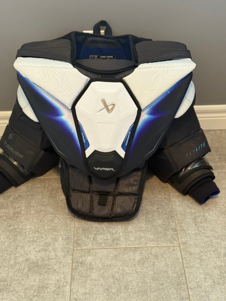 Large 2025 Bauer FLYLITE Goalie Chest Protector (Used)