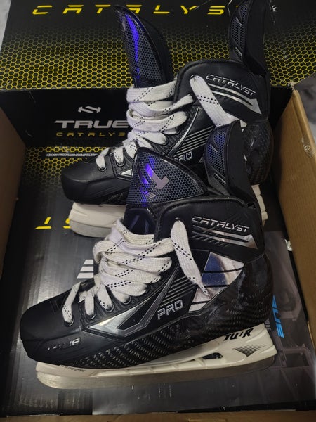 True Catalyst Pro Hockey Skates 7 (Used)