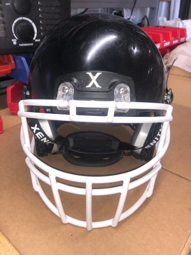 USED XENITH X2E+ YOUTH FOOTBALL HELMET - LARGE - BLACK