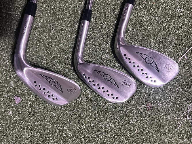 2Up Wedge Set designed by Dallas Golf. 52/56/60 (New)