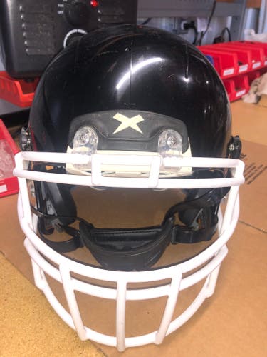 USED XENITH X2E+ YOUTH FOOTBALL HELMET - LARGE - BLACK