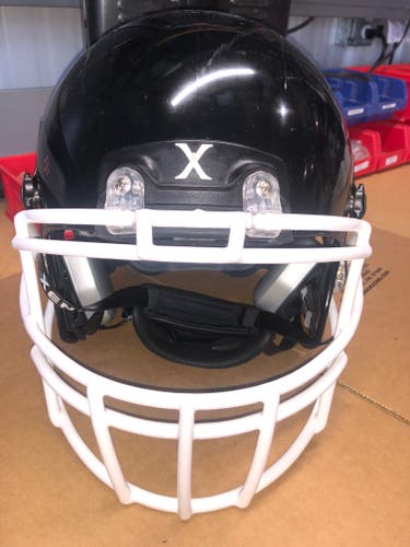 USED XENITH X2E+ YOUTH FOOTBALL HELMET - LARGE - BLACK