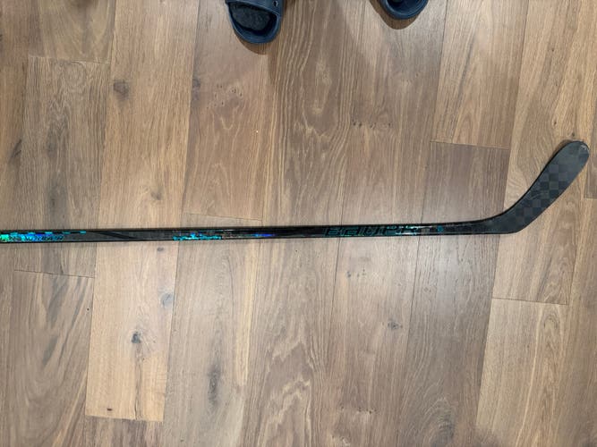 Junior Bauer Twitch Left Hand Hockey Stick P28 (Used)