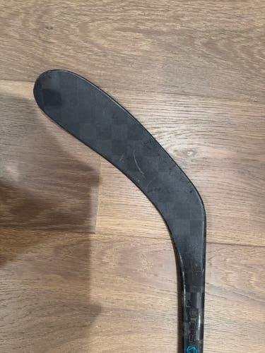 Junior Bauer Twitch Left Hand Hockey Stick P28 (Used)