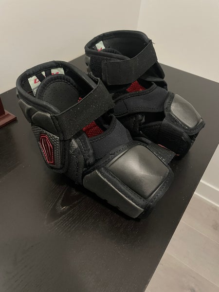 Senior Medium CCM RBZ PRO Elbow Pads Pro Stock (New)