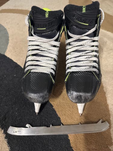 2024 Bauer Elite Hockey Goalie Skates 7 (Used) w 2nd set of Blades